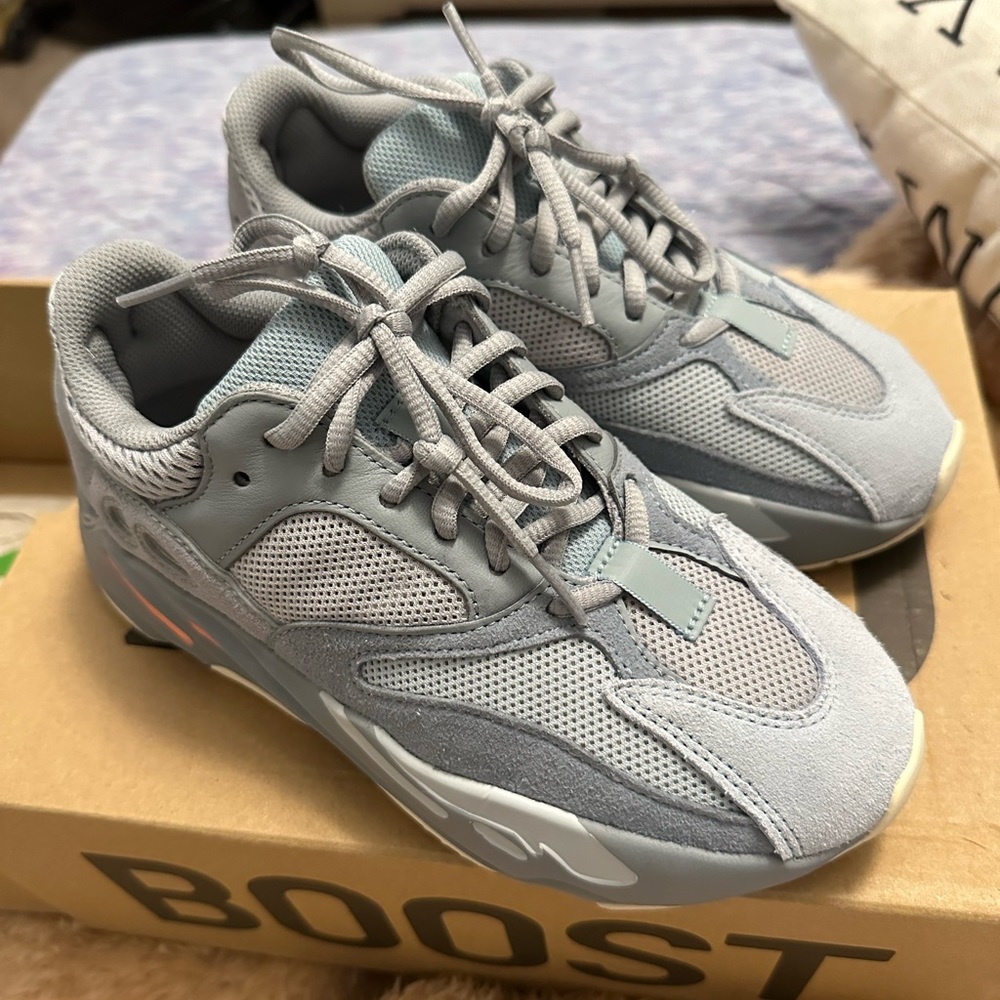 Yeezy’s - Picture 5 of 11
